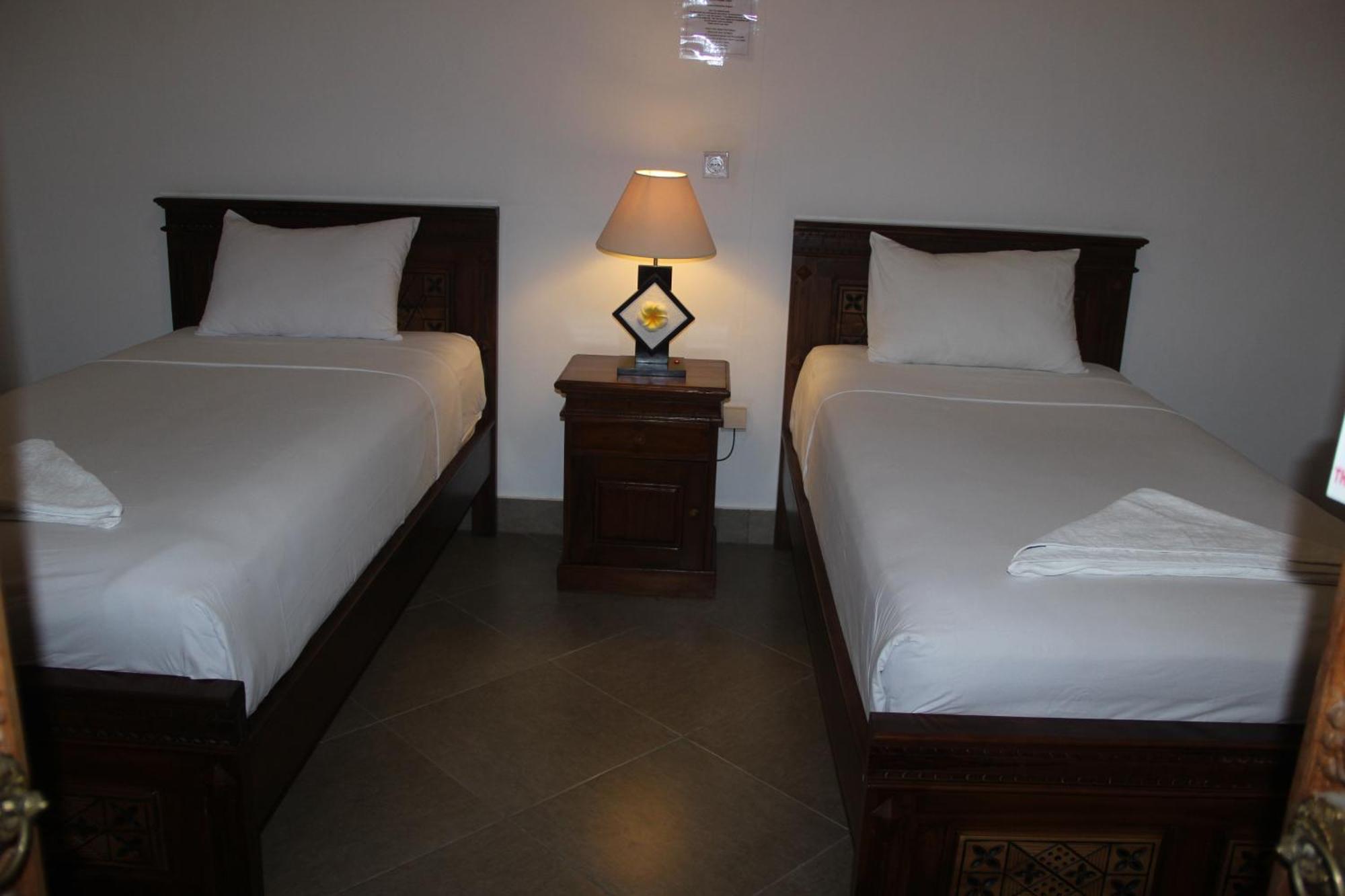 Nitya Home Stay Lembongan Phòng bức ảnh